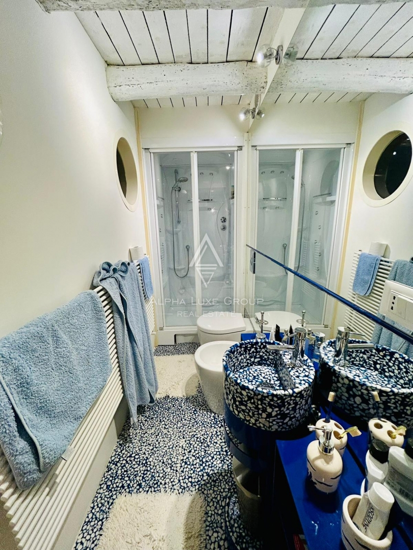 Istria, Novigrad, Splendida casa a 10 metri dal mare