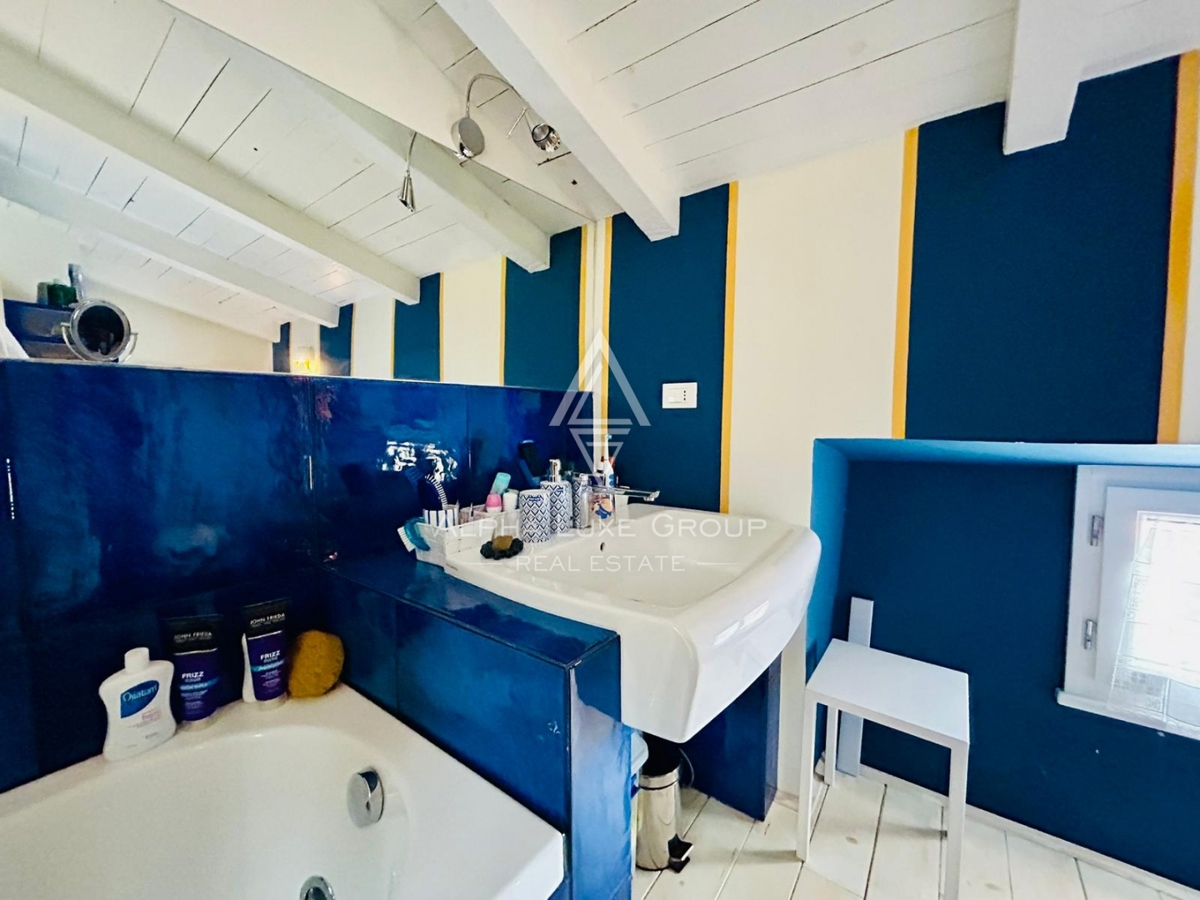 Istria, Novigrad, Splendida casa a 10 metri dal mare