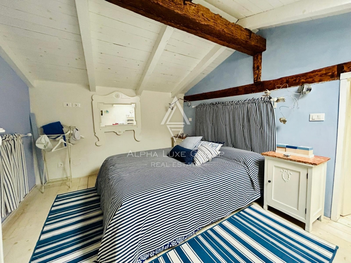 Istria, Novigrad, Splendida casa a 10 metri dal mare