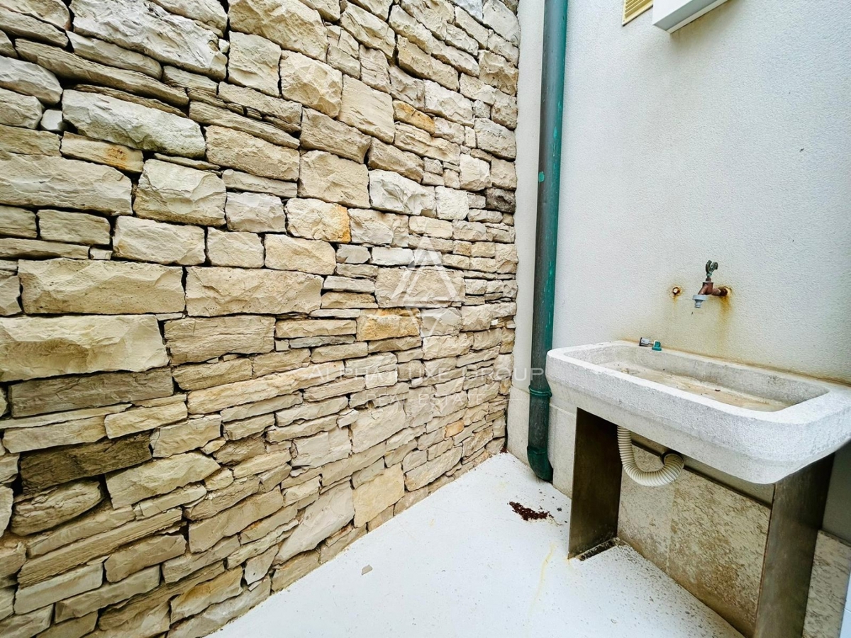 Istria, Novigrad, Splendida casa a 10 metri dal mare