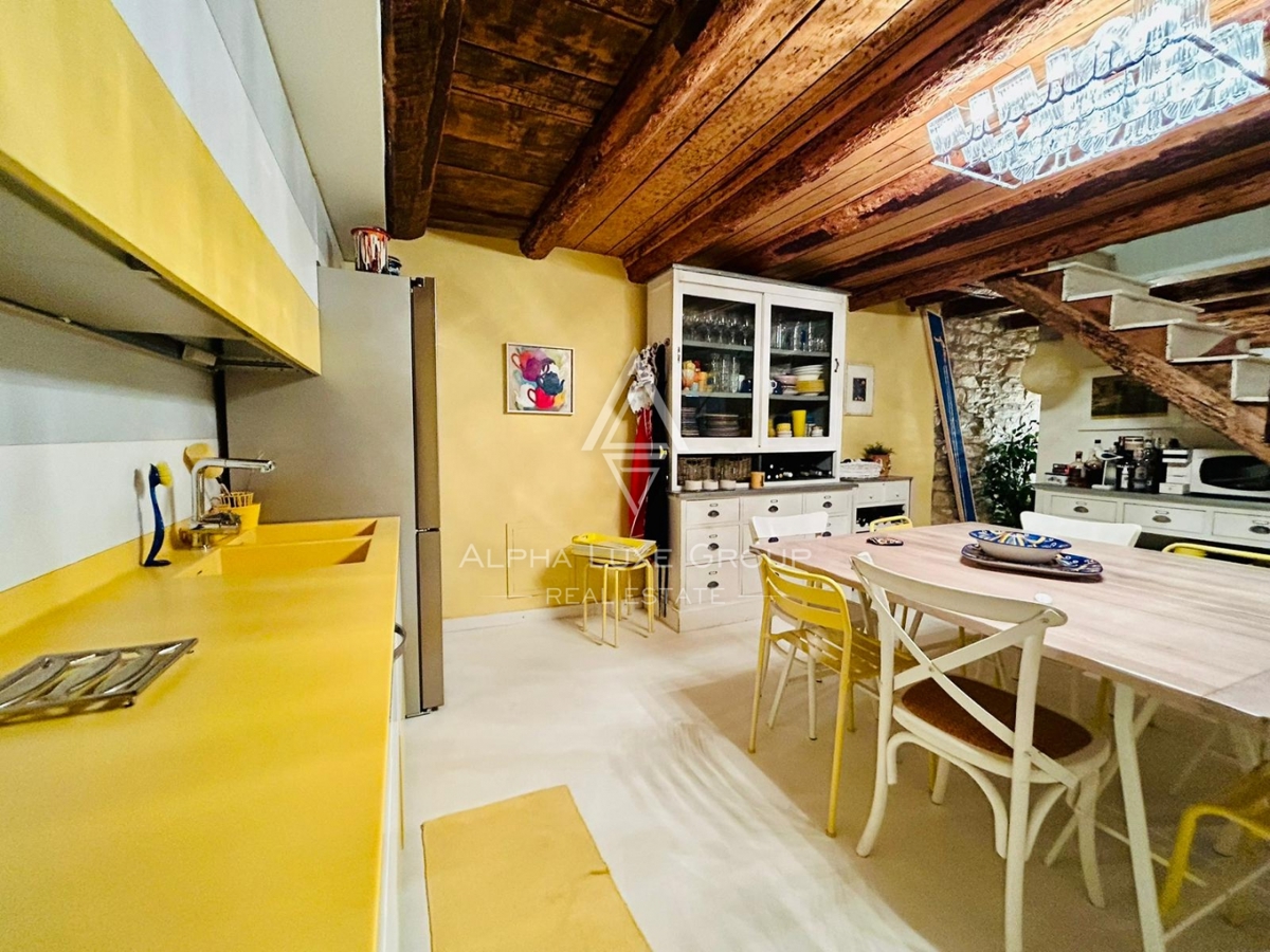 Istria, Novigrad, Splendida casa a 10 metri dal mare