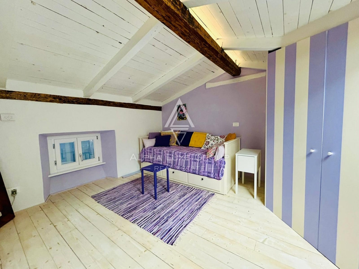 Istria, Novigrad, Splendida casa a 10 metri dal mare