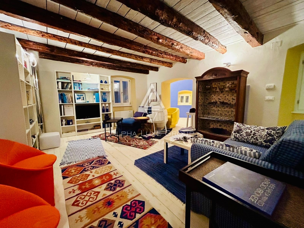 Istria, Novigrad, Splendida casa a 10 metri dal mare