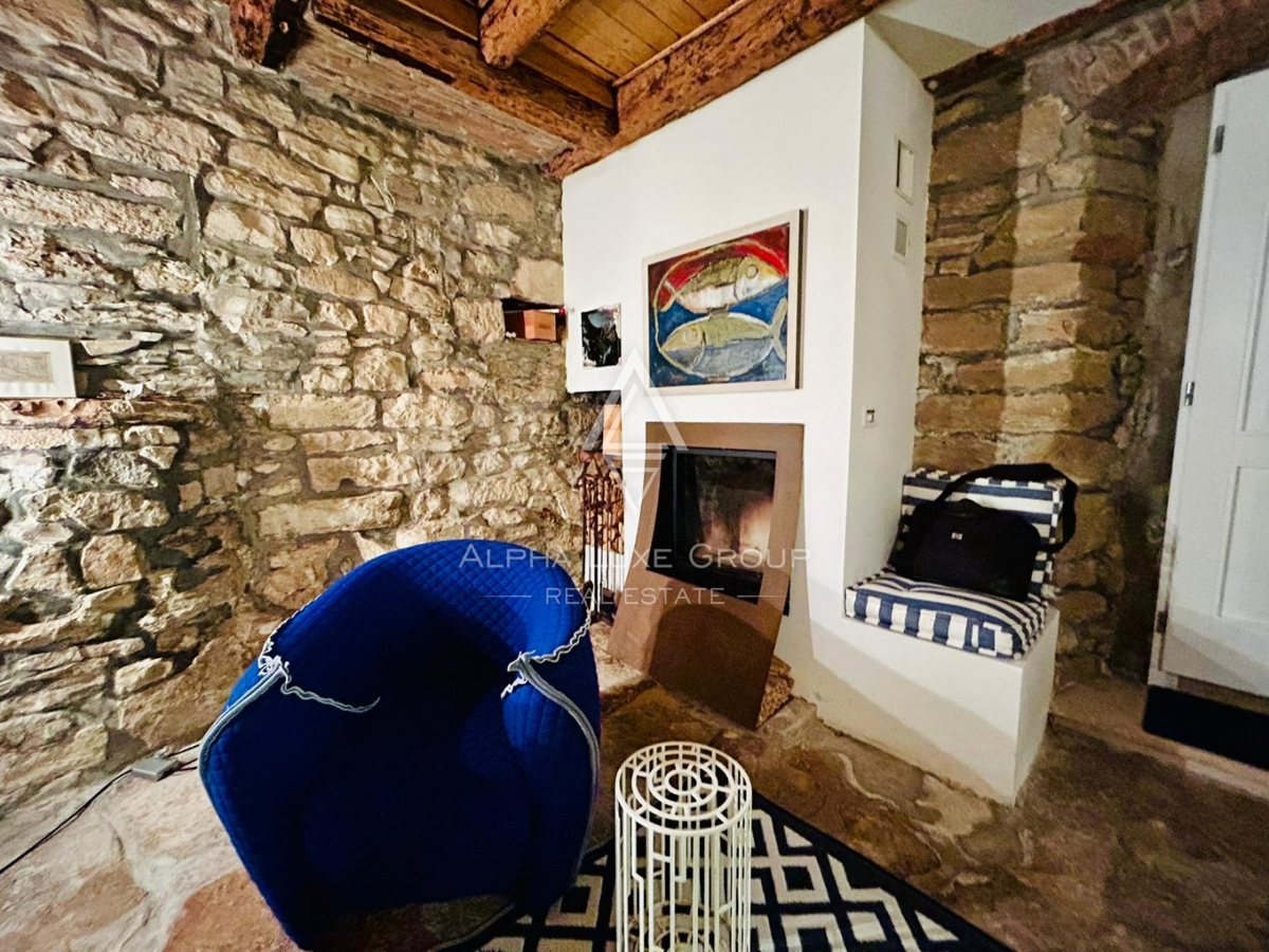 Istria, Novigrad, Splendida casa a 10 metri dal mare