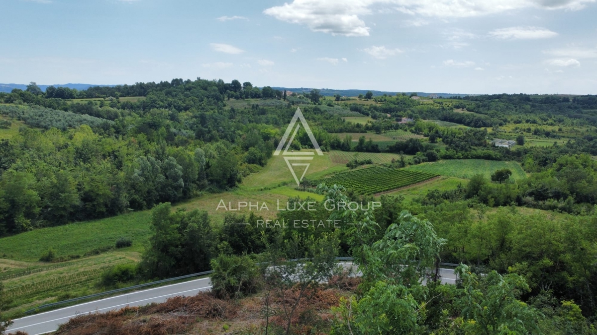 Buje, Istria – Terreno edificabile con ruderi in zona calma