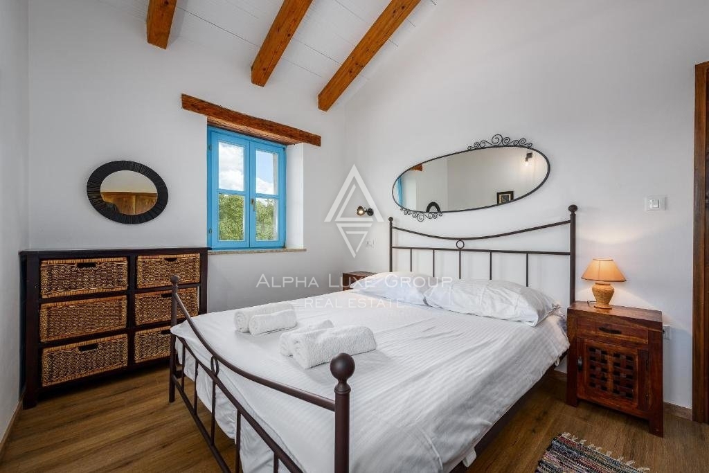 Istria, Poreč: Affascinante casa in pietra istriana con piscina in vendita