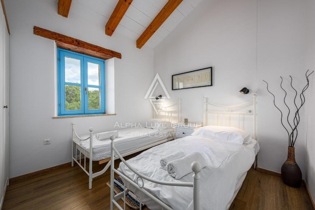 Istria, Poreč: Affascinante casa in pietra istriana con piscina in vendita