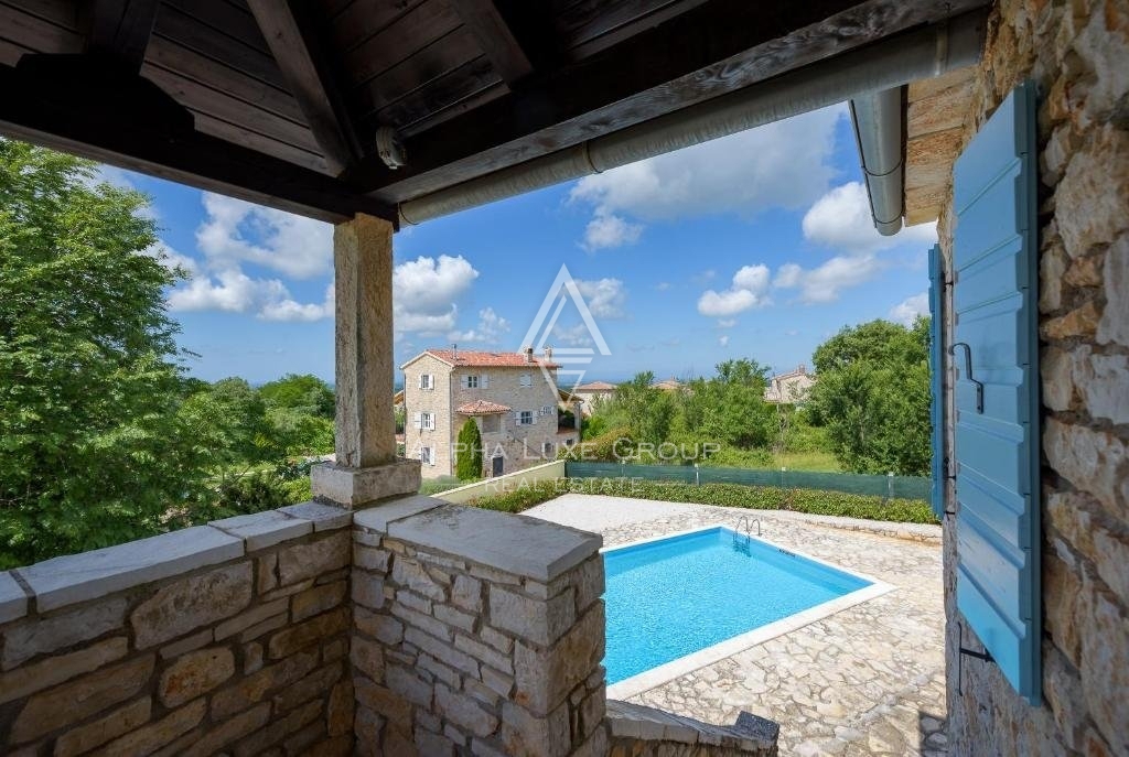 Istria, Poreč: Affascinante casa in pietra istriana con piscina in vendita