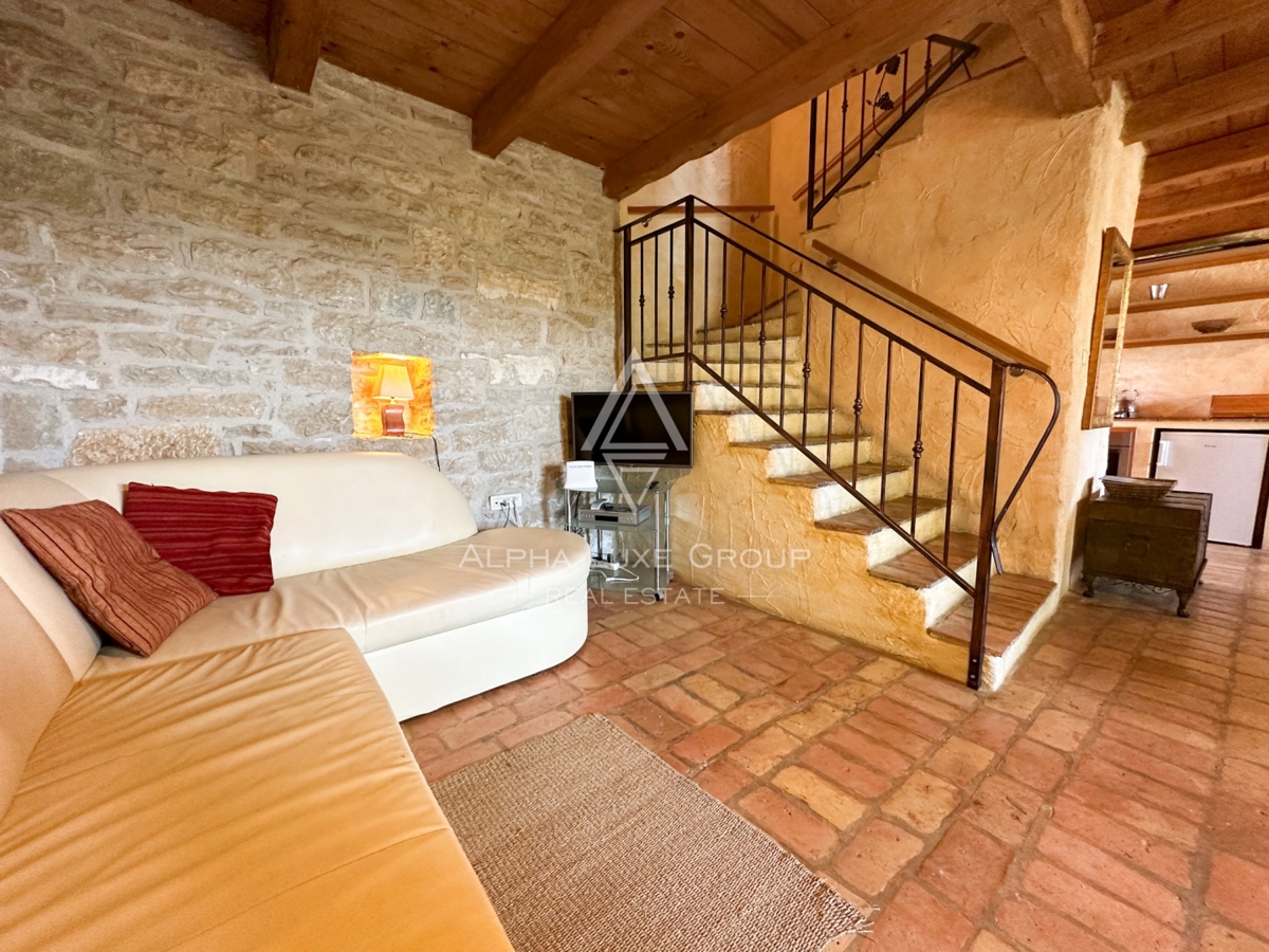 Poreč, Istria: Casa rustica in pietra nel verde tranquillo