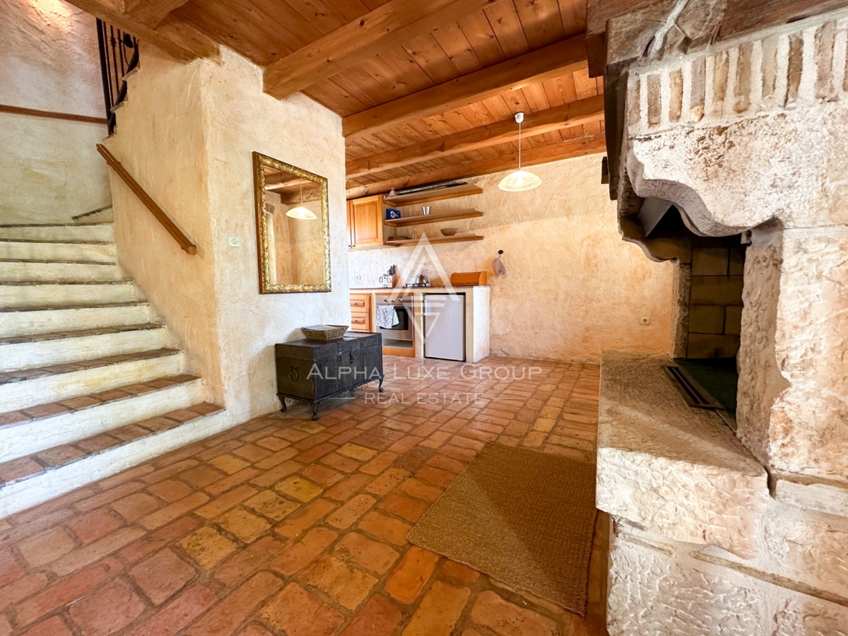 Poreč, Istria: Casa rustica in pietra nel verde tranquillo