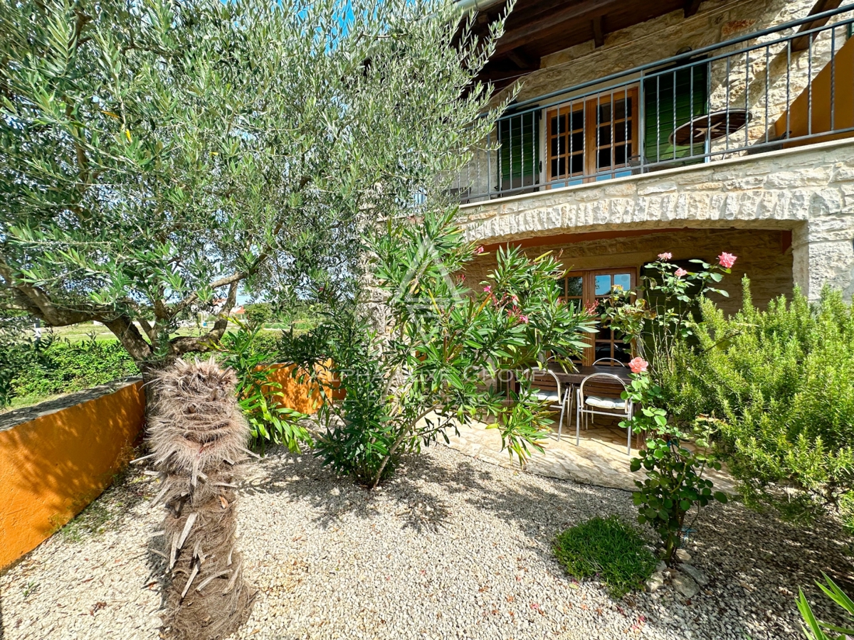 Poreč, Istria: Casa rustica in pietra nel verde tranquillo