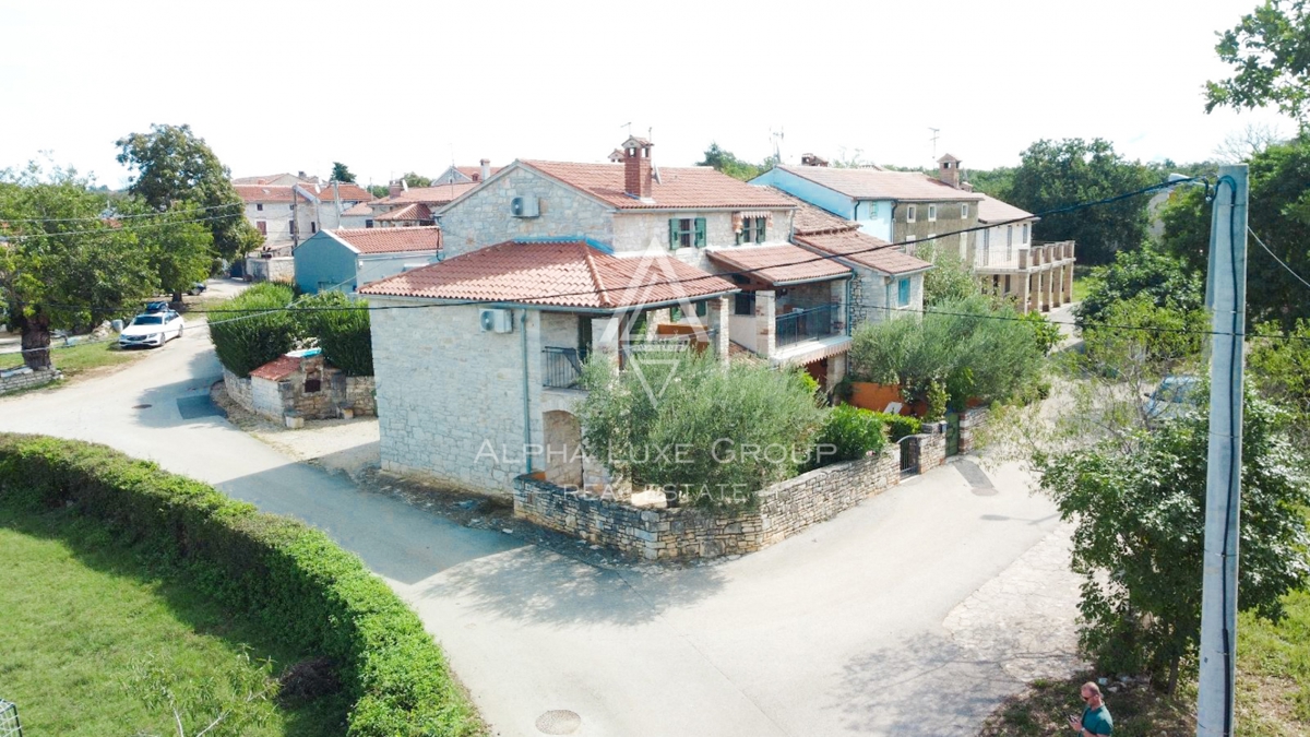 Poreč, Istria: Casa rustica in pietra nel verde tranquillo