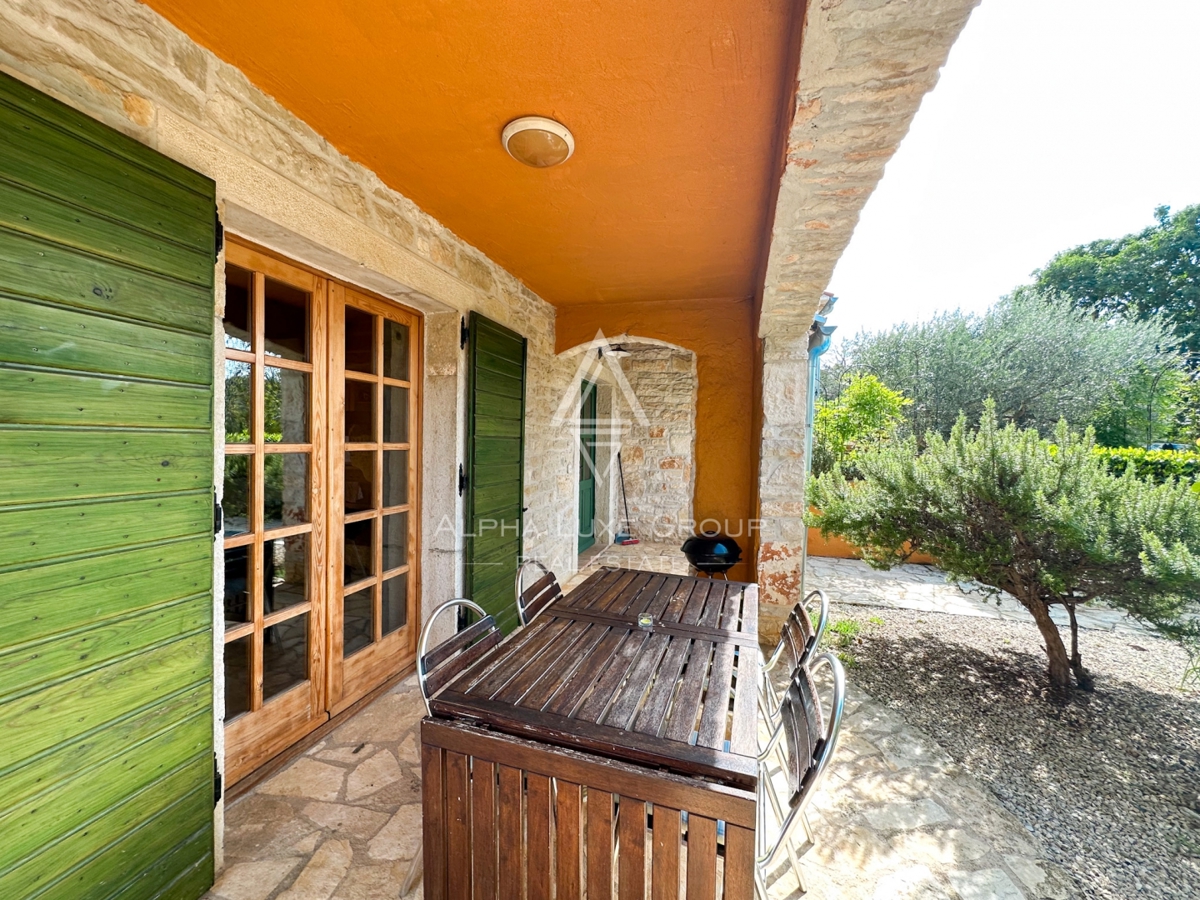 Poreč, Istria: Casa rustica in pietra nel verde tranquillo