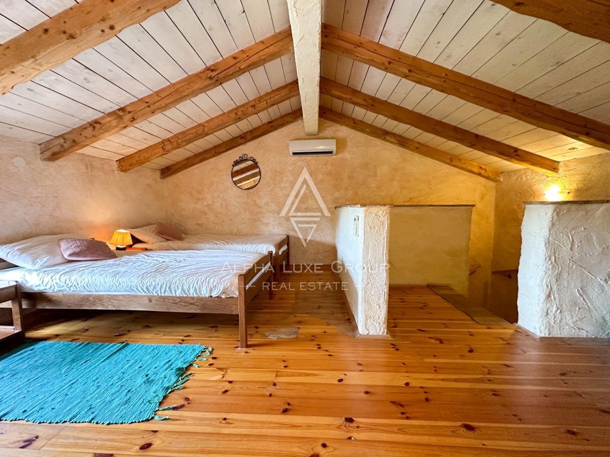 Poreč, Istria: Casa rustica in pietra nel verde tranquillo