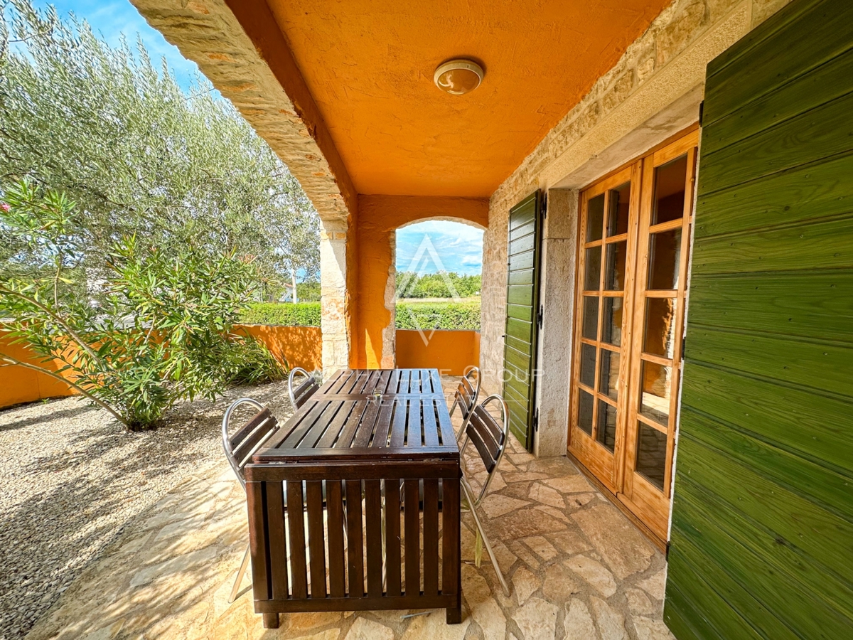 Poreč, Istria: Casa rustica in pietra nel verde tranquillo