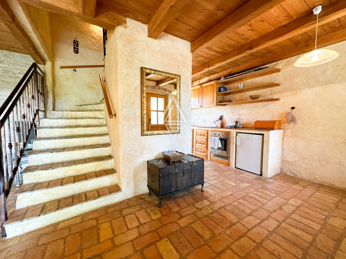 Poreč, Istria: Casa rustica in pietra nel verde tranquillo