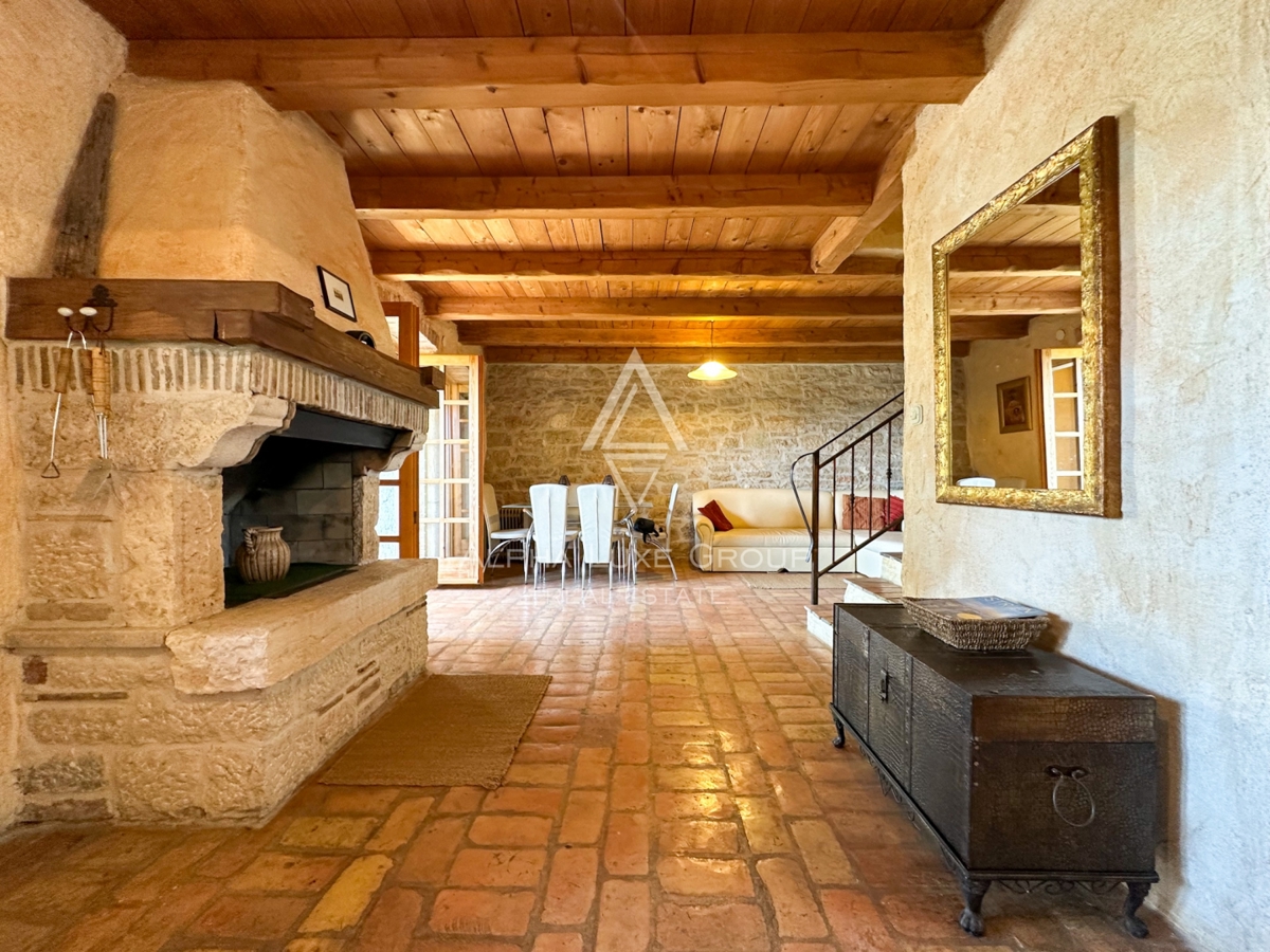 Poreč, Istria: Casa rustica in pietra nel verde tranquillo