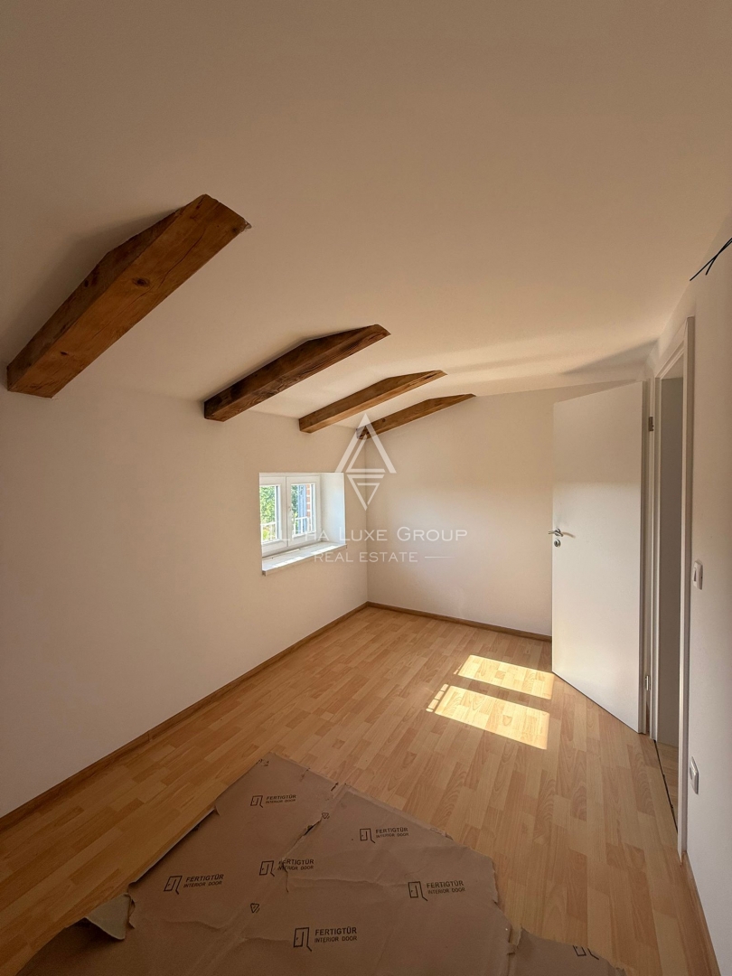 Juršići, Istria: Casa in pietra con piscina e annesso