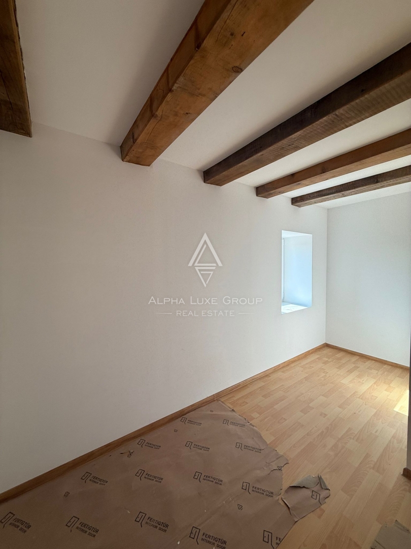 Juršići, Istria: Casa in pietra con piscina e annesso