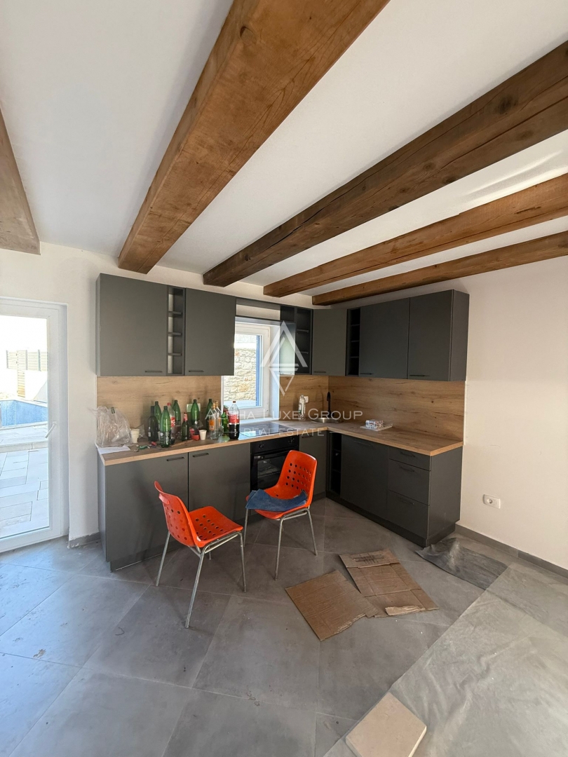 Juršići, Istria: Casa in pietra con piscina e annesso