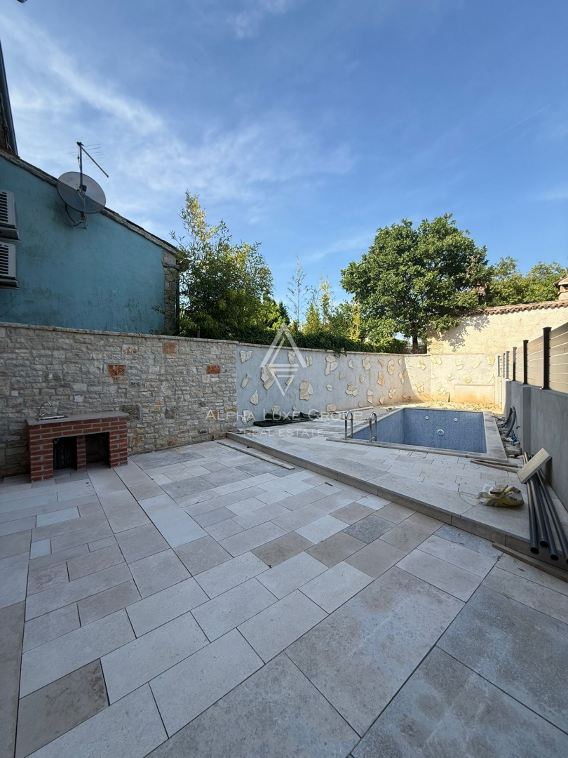 Juršići, Istria: Casa in pietra con piscina e annesso
