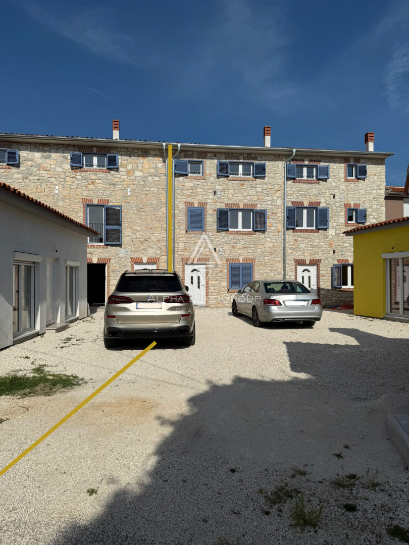 Juršići, Istria: Casa in pietra con piscina e annesso
