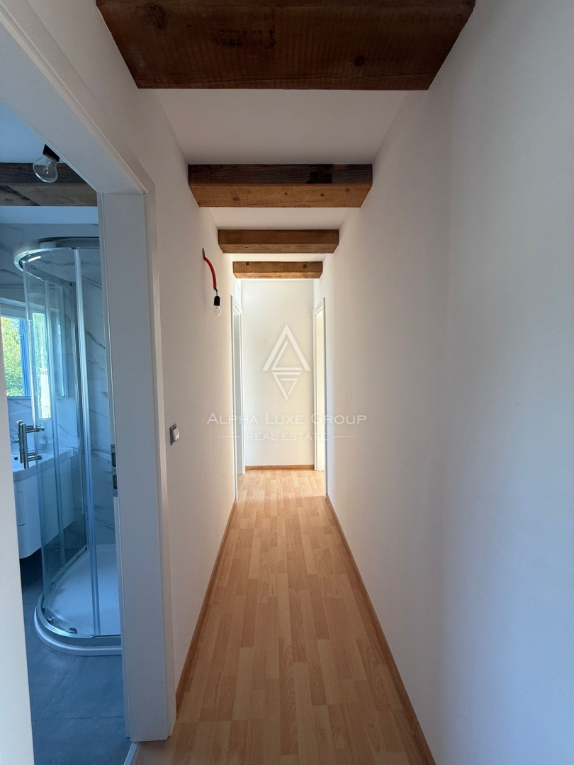 Juršići, Istria: Casa in pietra con piscina e annesso