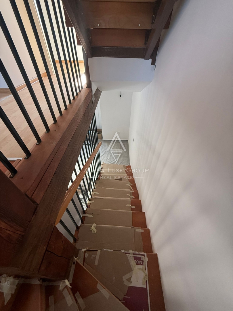 Juršići, Istria: Casa in pietra con piscina e annesso