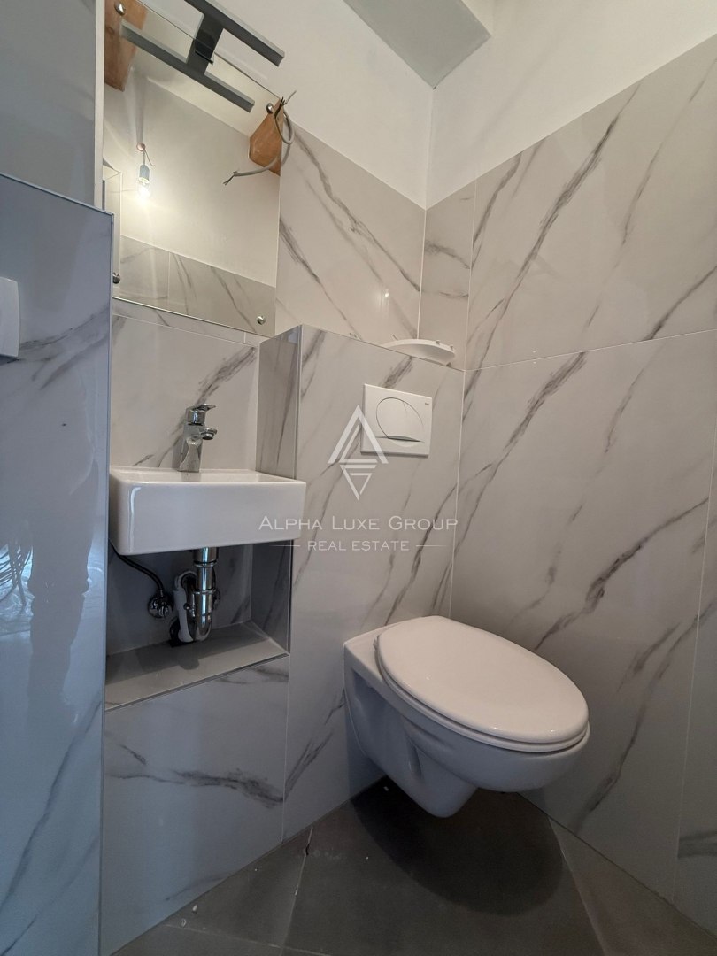 Juršići, Istria: Casa in pietra con piscina e annesso