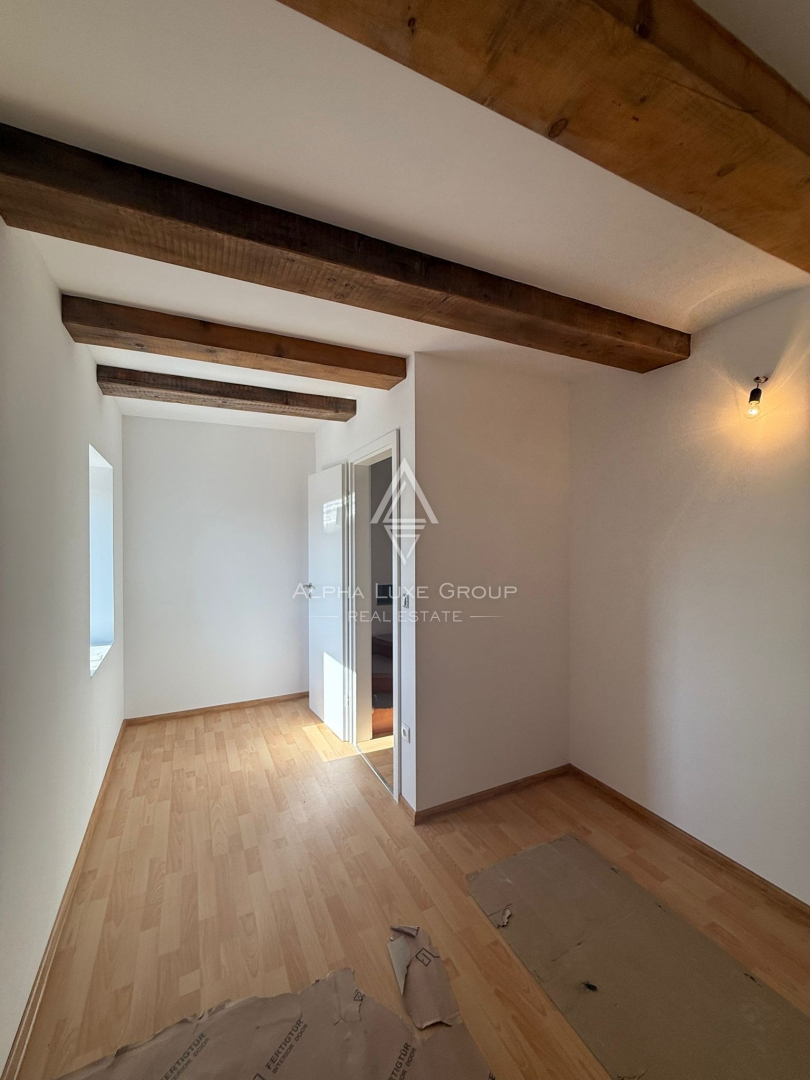 Juršići, Istria: Casa in pietra con piscina e annesso