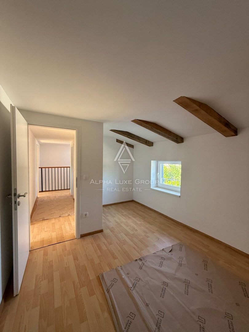 Juršići, Istria: Casa in pietra con piscina e annesso