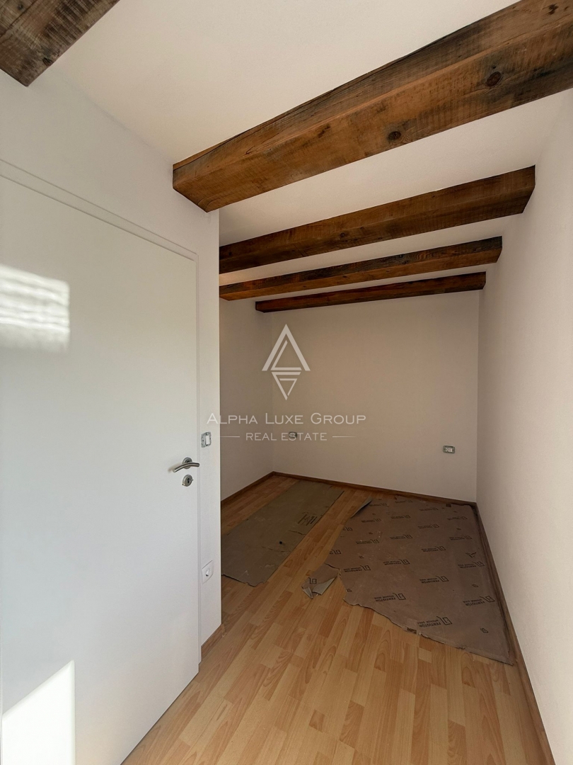 Juršići, Istria: Casa in pietra con piscina e annesso