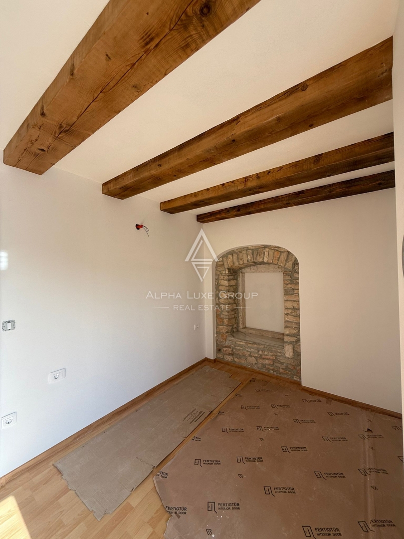 Juršići, Istria: Casa in pietra con piscina e annesso