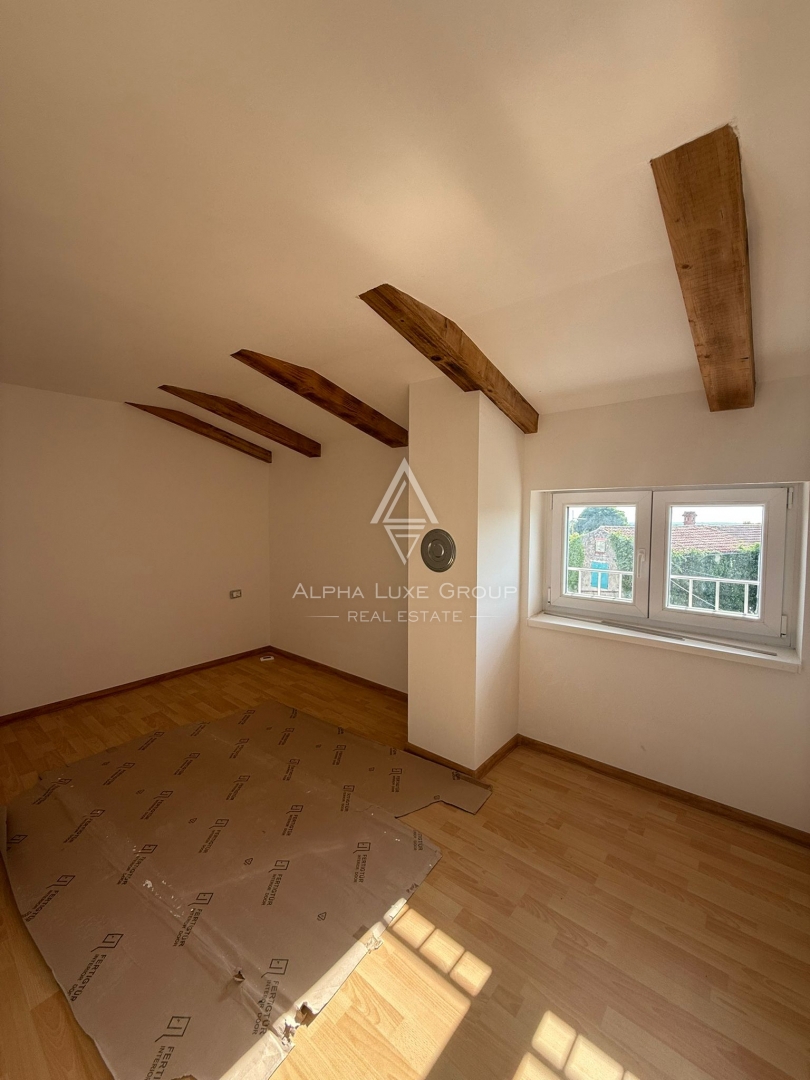 Juršići, Istria: Casa in pietra con piscina e annesso