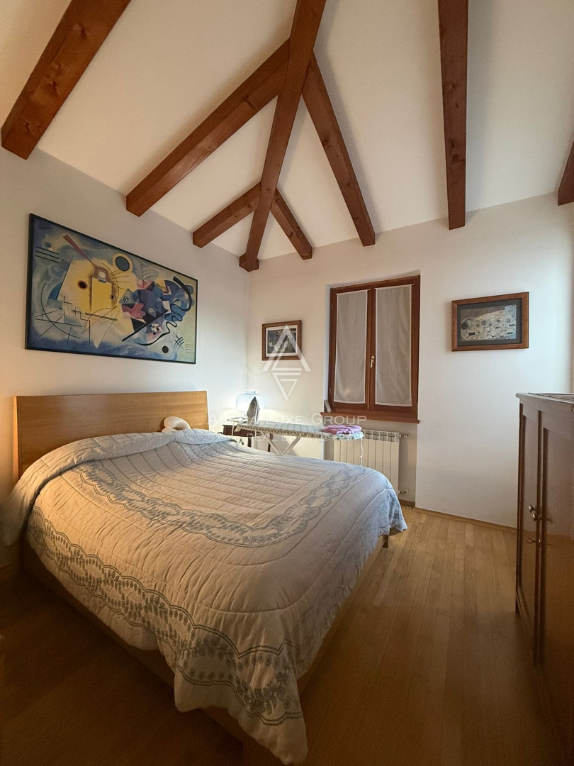 Istria, Buie: Casa in pietra con giardino