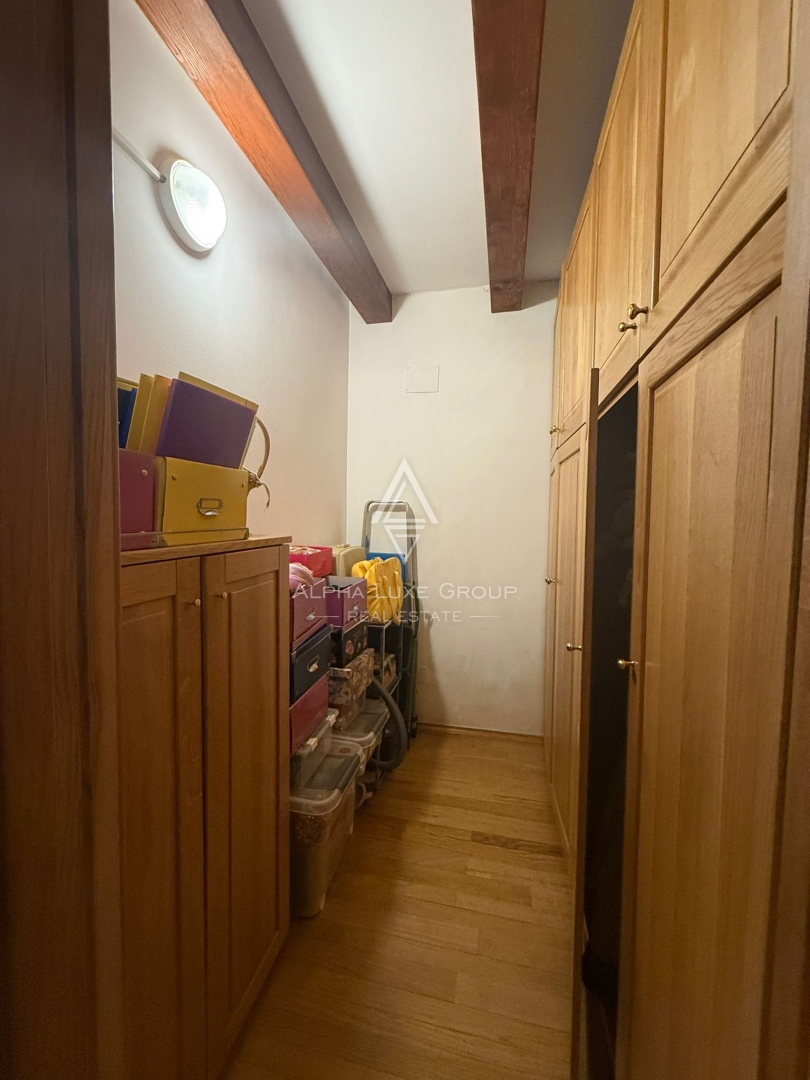 Istria, Buie: Casa in pietra con giardino