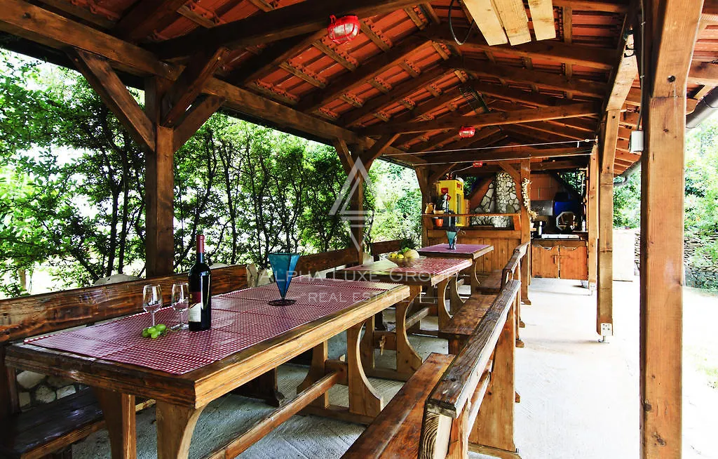 Istria, Medulin: Casa con appartmani vicino mare