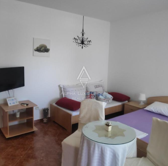 Istria, Medulin: Casa con appartmani vicino mare