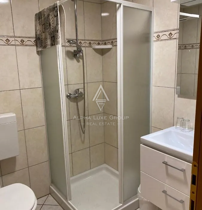 Istria, Medulin: Casa con appartmani vicino mare