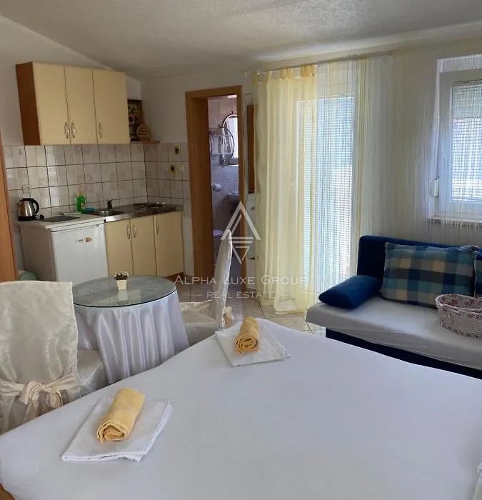 Istria, Medulin: Casa con appartmani vicino mare