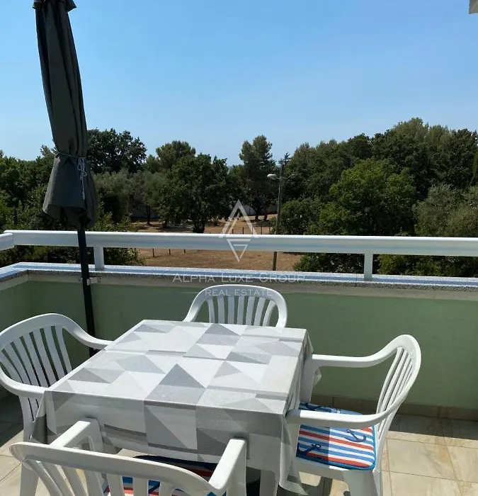 Istria, Medulin: Casa con appartmani vicino mare