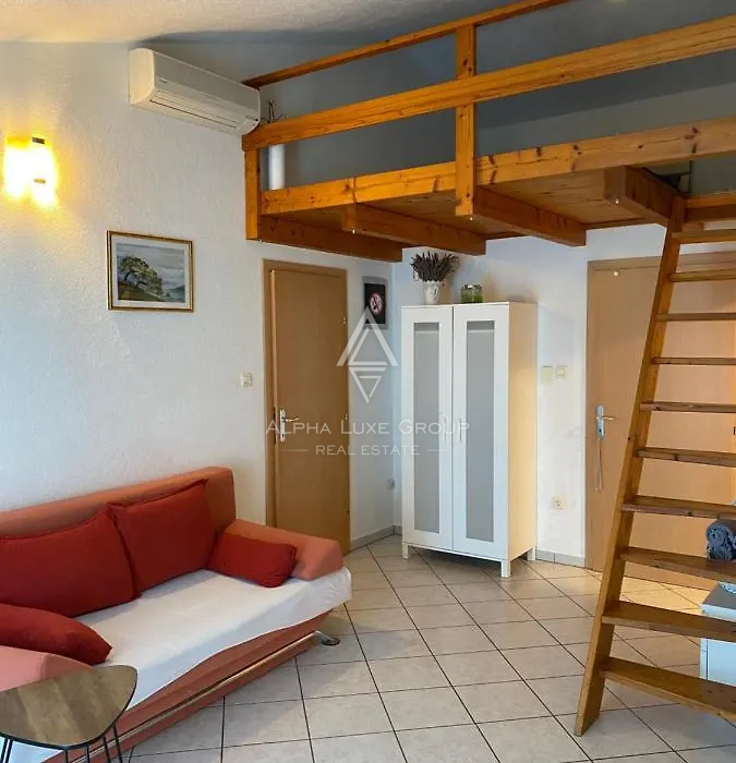 Istria, Medulin: Casa con appartmani vicino mare