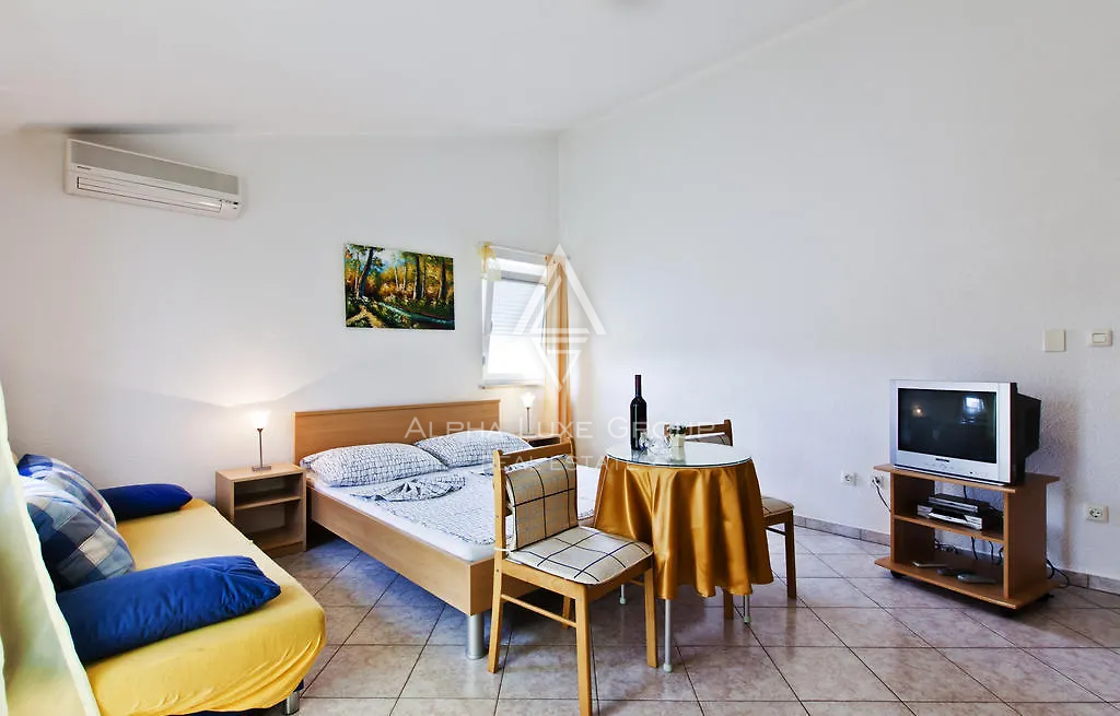 Istria, Medulin: Casa con appartmani vicino mare