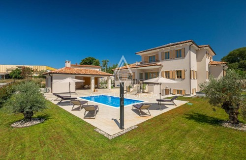 Istria, Rovigno: Villa mediterranea con dettagli di lusso