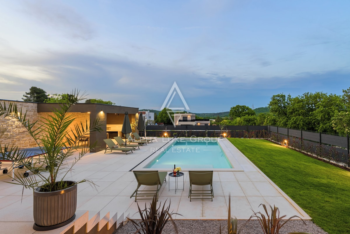 Istria, Rovinj: Villa moderna con piscina, privacy