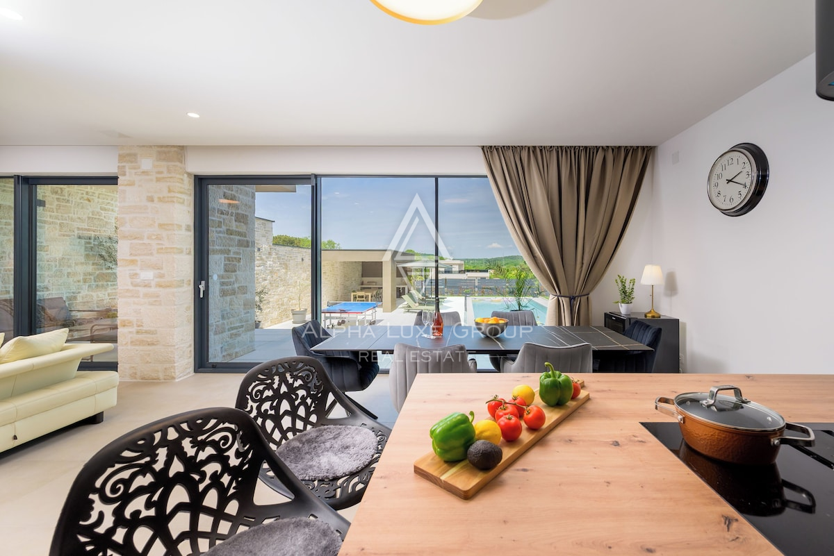 Istria, Rovinj: Villa moderna con piscina, privacy