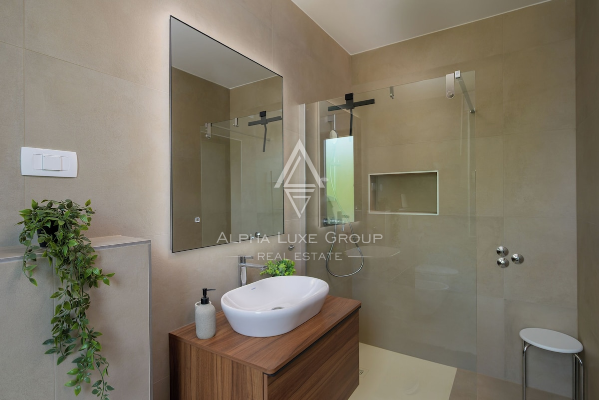 Istria, Rovinj: Villa moderna con piscina, privacy