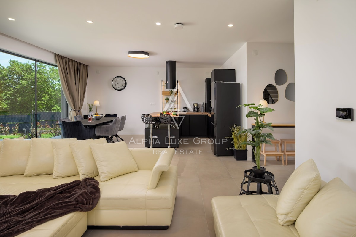 Istria, Rovinj: Villa moderna con piscina, privacy