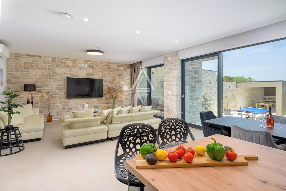 Istria, Rovinj: Villa moderna con piscina, privacy