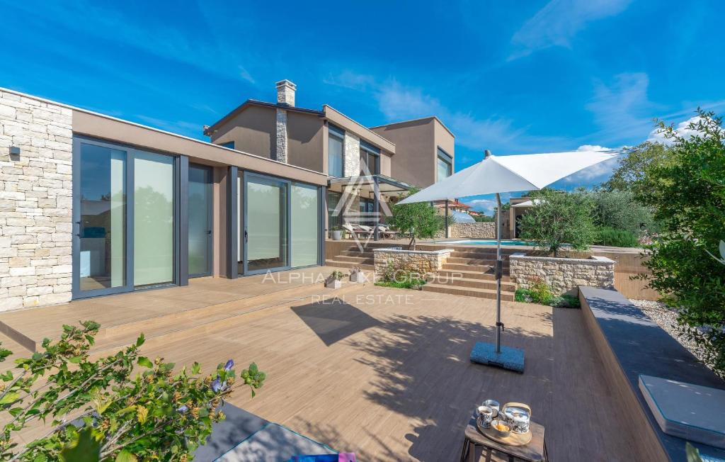 Istria, Umag: Casa moderna di design con piscina